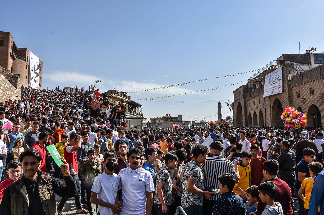 Erbil'de on binlerin katılımıyla mevlit etkinliği düzenlendi